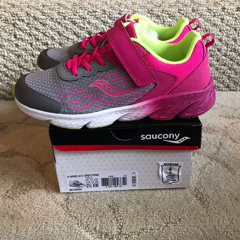 Saucony sneakers S-Wind A/C Grey/Pink youth 2.5